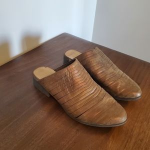 Blowfish metallic brown mules